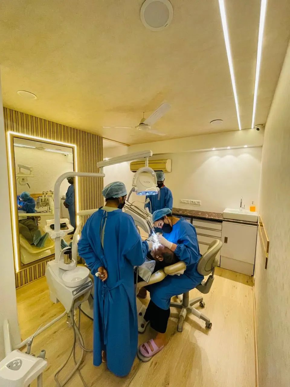 Periodontal procedure at VIN SMILES
