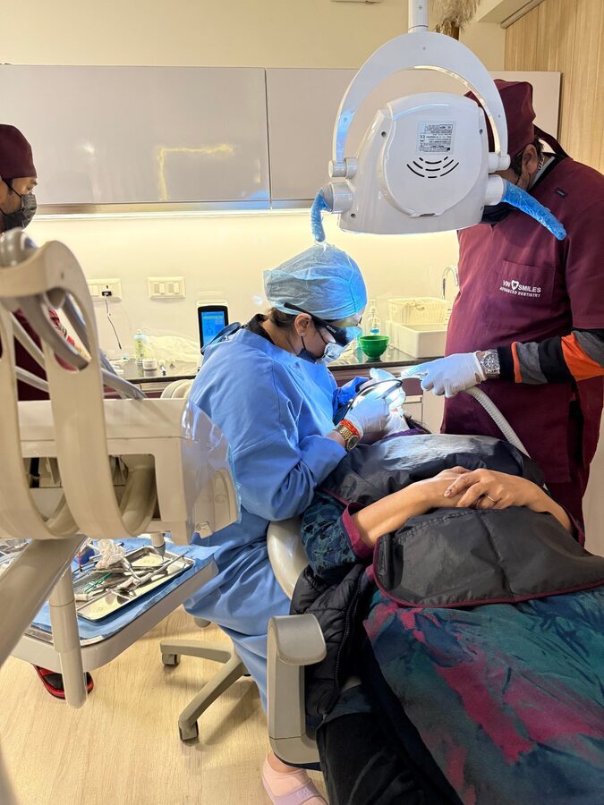 Treatment at VIN SMILES with a dental assistant